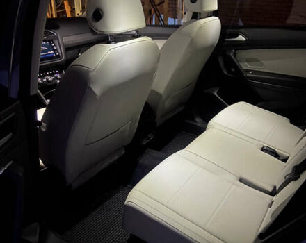 Серый Фольксваген Тигуан, объемом двигателя 2 л и пробегом 27 тыс. км за 26000 $, фото 11 на Automoto.ua