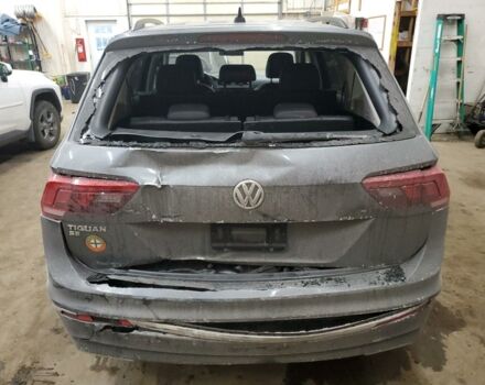 Сірий Фольксваген Тігуан, об'ємом двигуна 2 л та пробігом 138 тис. км за 11400 $, фото 4 на Automoto.ua