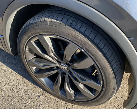 Сірий Фольксваген Тігуан, об'ємом двигуна 1.98 л та пробігом 81 тис. км за 25000 $, фото 19 на Automoto.ua