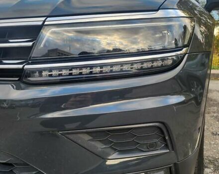 Фольксваген Тігуан 2020 у Києві на Automoto.ua Сірий Фольксваген Тігуан, об'ємом двигуна 1.98 л та пробігом 119 тис. км за 26700 $, фото 4 на Automoto.ua