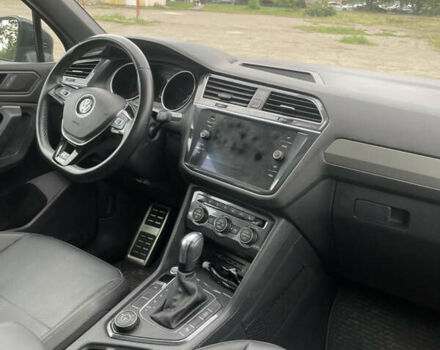 Серый Фольксваген Тигуан, объемом двигателя 1.98 л и пробегом 129 тыс. км за 23000 $, фото 9 на Automoto.ua