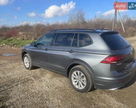 Сірий Фольксваген Тігуан, об'ємом двигуна 2 л та пробігом 104 тис. км за 14200 $, фото 2 на Automoto.ua