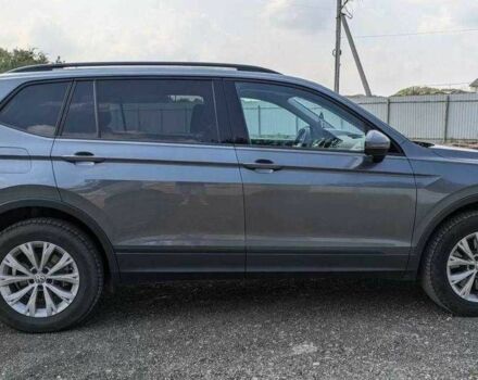 Серый Фольксваген Тигуан, объемом двигателя 2 л и пробегом 98 тыс. км за 9800 $, фото 5 на Automoto.ua