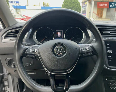 Серый Фольксваген Тигуан, объемом двигателя 1.98 л и пробегом 225 тыс. км за 17800 $, фото 13 на Automoto.ua