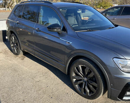 Сірий Фольксваген Тігуан, об'ємом двигуна 1.98 л та пробігом 81 тис. км за 25000 $, фото 3 на Automoto.ua