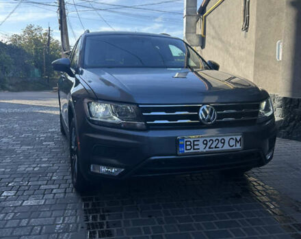 Сірий Фольксваген Тігуан, об'ємом двигуна 1.98 л та пробігом 68 тис. км за 17000 $, фото 1 на Automoto.ua
