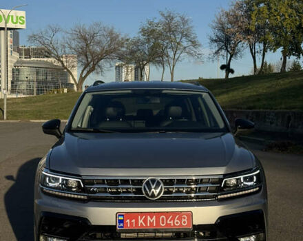 Сірий Фольксваген Тігуан, об'ємом двигуна 1.98 л та пробігом 156 тис. км за 18600 $, фото 2 на Automoto.ua