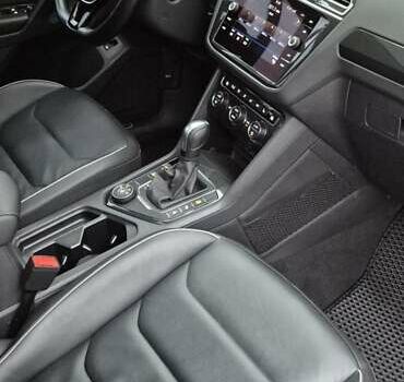 Сірий Фольксваген Тігуан, об'ємом двигуна 1.97 л та пробігом 113 тис. км за 29999 $, фото 1 на Automoto.ua