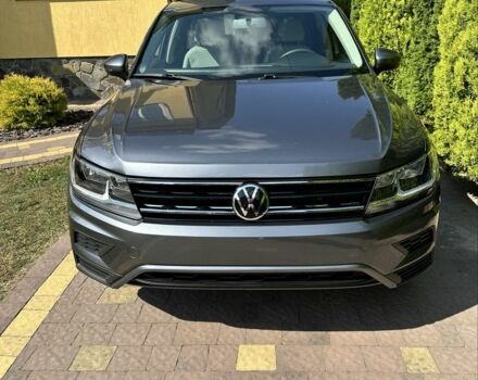 Серый Фольксваген Тигуан, объемом двигателя 2 л и пробегом 109 тыс. км за 16900 $, фото 1 на Automoto.ua