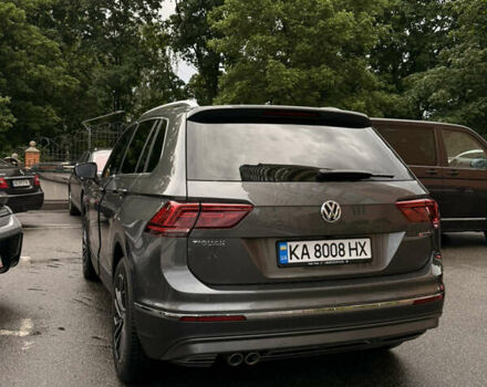 Серый Фольксваген Тигуан, объемом двигателя 1.97 л и пробегом 99 тыс. км за 30000 $, фото 2 на Automoto.ua