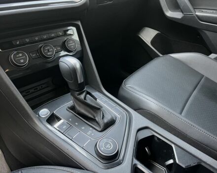 Серый Фольксваген Тигуан, объемом двигателя 2 л и пробегом 225 тыс. км за 18700 $, фото 15 на Automoto.ua