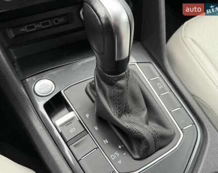 Сірий Фольксваген Тігуан, об'ємом двигуна 2 л та пробігом 212 тис. км за 16900 $, фото 38 на Automoto.ua