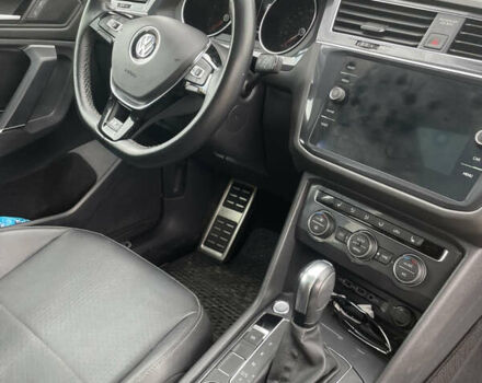 Серый Фольксваген Тигуан, объемом двигателя 1.98 л и пробегом 129 тыс. км за 23000 $, фото 11 на Automoto.ua