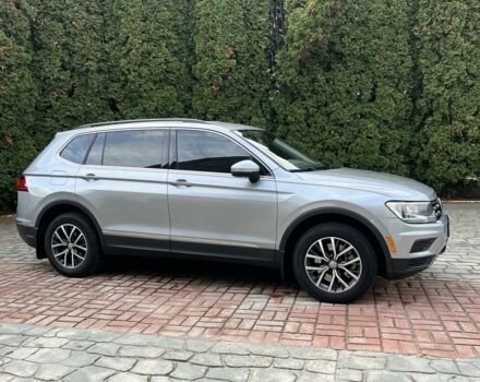 Серый Фольксваген Тигуан, объемом двигателя 2 л и пробегом 225 тыс. км за 18700 $, фото 2 на Automoto.ua