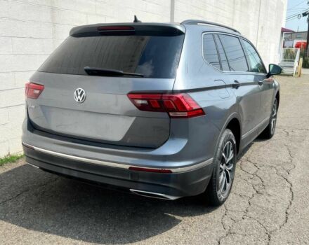 Серый Фольксваген Тигуан, объемом двигателя 2 л и пробегом 40 тыс. км за 8900 $, фото 3 на Automoto.ua