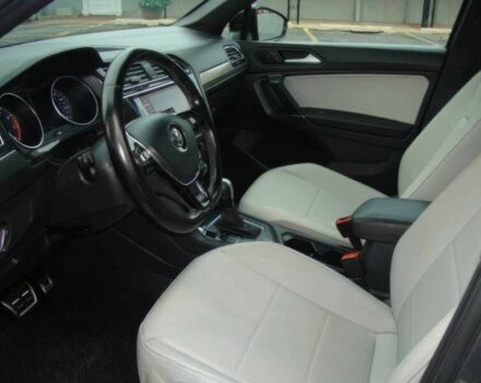 Сірий Фольксваген Тігуан, об'ємом двигуна 2 л та пробігом 30 тис. км за 19200 $, фото 7 на Automoto.ua