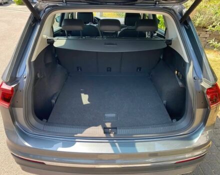 Сірий Фольксваген Тігуан, об'ємом двигуна 2 л та пробігом 33 тис. км за 18000 $, фото 6 на Automoto.ua