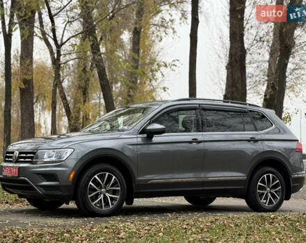 Сірий Фольксваген Тігуан, об'ємом двигуна 2 л та пробігом 212 тис. км за 16900 $, фото 3 на Automoto.ua