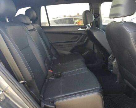 Сірий Фольксваген Тігуан, об'ємом двигуна 2 л та пробігом 36 тис. км за 5300 $, фото 10 на Automoto.ua