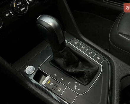 Серый Фольксваген Тигуан, объемом двигателя 2 л и пробегом 75 тыс. км за 29999 $, фото 16 на Automoto.ua