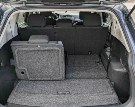 Серый Фольксваген Тигуан, объемом двигателя 2 л и пробегом 98 тыс. км за 9800 $, фото 13 на Automoto.ua