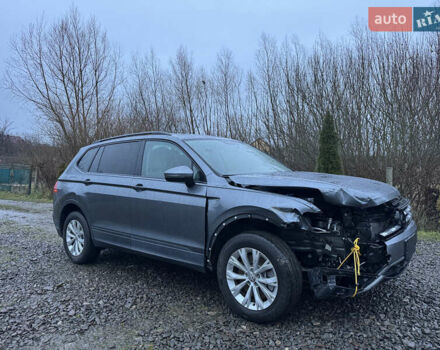 Серый Фольксваген Тигуан, объемом двигателя 0 л и пробегом 23 тыс. км за 11500 $, фото 5 на Automoto.ua