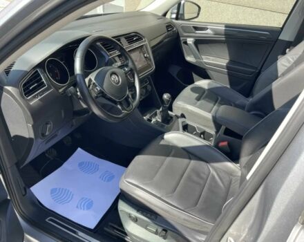 Серый Фольксваген Тигуан, объемом двигателя 2 л и пробегом 40 тыс. км за 23000 $, фото 6 на Automoto.ua