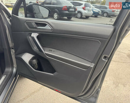 Серый Фольксваген Тигуан, объемом двигателя 1.98 л и пробегом 98 тыс. км за 24900 $, фото 7 на Automoto.ua