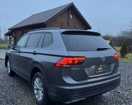 Серый Фольксваген Тигуан, объемом двигателя 0 л и пробегом 23 тыс. км за 11500 $, фото 3 на Automoto.ua