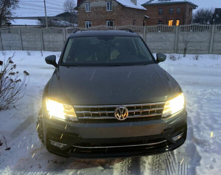 Серый Фольксваген Тигуан, объемом двигателя 2 л и пробегом 27 тыс. км за 26000 $, фото 1 на Automoto.ua