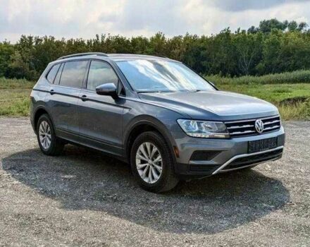 Серый Фольксваген Тигуан, объемом двигателя 2 л и пробегом 98 тыс. км за 9800 $, фото 2 на Automoto.ua