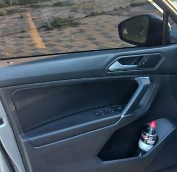 Сірий Фольксваген Тігуан, об'ємом двигуна 1.98 л та пробігом 210 тис. км за 17000 $, фото 5 на Automoto.ua