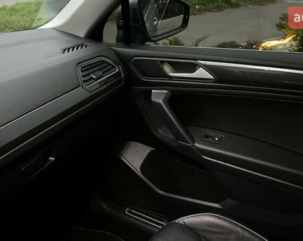 Серый Фольксваген Тигуан, объемом двигателя 2 л и пробегом 75 тыс. км за 29999 $, фото 18 на Automoto.ua