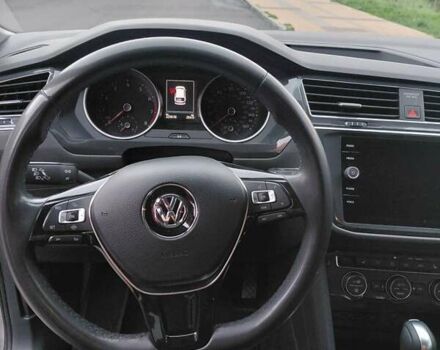 Серый Фольксваген Тигуан, объемом двигателя 1.98 л и пробегом 225 тыс. км за 19500 $, фото 13 на Automoto.ua