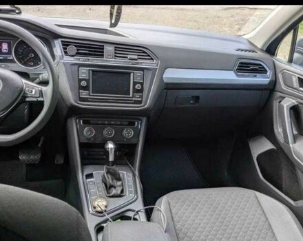 Серый Фольксваген Тигуан, объемом двигателя 2 л и пробегом 98 тыс. км за 9800 $, фото 10 на Automoto.ua