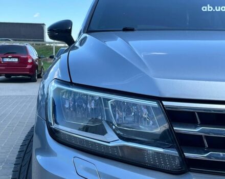 Серый Фольксваген Тигуан, объемом двигателя 2 л и пробегом 135 тыс. км за 23690 $, фото 40 на Automoto.ua