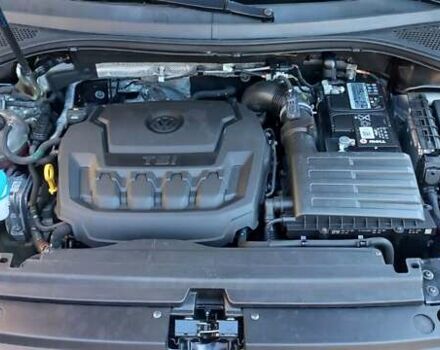 Сірий Фольксваген Тігуан, об'ємом двигуна 1.98 л та пробігом 210 тис. км за 17000 $, фото 25 на Automoto.ua