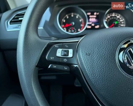 Серый Фольксваген Тигуан, объемом двигателя 2 л и пробегом 53 тыс. км за 18900 $, фото 29 на Automoto.ua