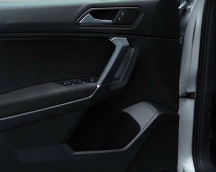 Серый Фольксваген Тигуан, объемом двигателя 1.98 л и пробегом 35 тыс. км за 17200 $, фото 7 на Automoto.ua