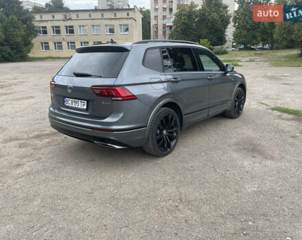 Серый Фольксваген Тигуан, объемом двигателя 1.98 л и пробегом 129 тыс. км за 23000 $, фото 6 на Automoto.ua
