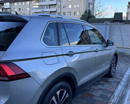 Серый Фольксваген Тигуан, объемом двигателя 1.97 л и пробегом 144 тыс. км за 26000 $, фото 3 на Automoto.ua