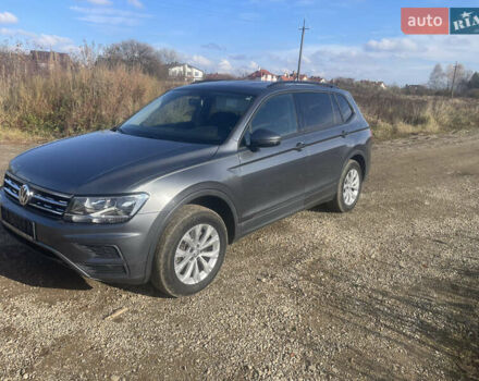 Сірий Фольксваген Тігуан, об'ємом двигуна 2 л та пробігом 104 тис. км за 14200 $, фото 1 на Automoto.ua