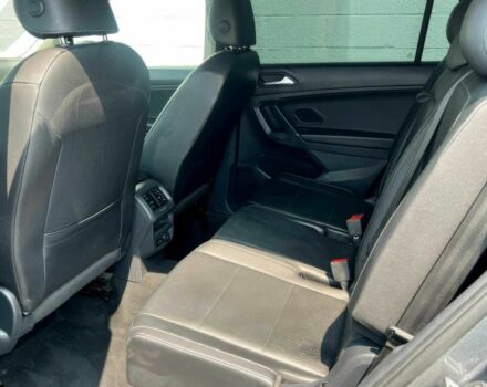 Серый Фольксваген Тигуан, объемом двигателя 2 л и пробегом 40 тыс. км за 8900 $, фото 11 на Automoto.ua