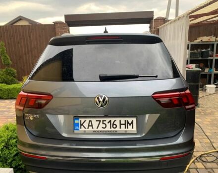 Сірий Фольксваген Тігуан, об'ємом двигуна 2 л та пробігом 22 тис. км за 16300 $, фото 2 на Automoto.ua