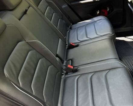 Серый Фольксваген Тигуан, объемом двигателя 1.98 л и пробегом 103 тыс. км за 31000 $, фото 34 на Automoto.ua