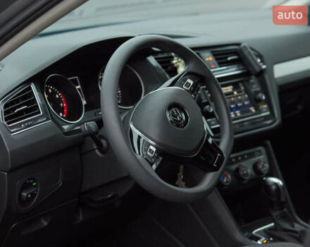 Серый Фольксваген Тигуан, объемом двигателя 1.98 л и пробегом 35 тыс. км за 17200 $, фото 8 на Automoto.ua