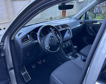 Серый Фольксваген Тигуан, объемом двигателя 1.97 л и пробегом 144 тыс. км за 26000 $, фото 9 на Automoto.ua