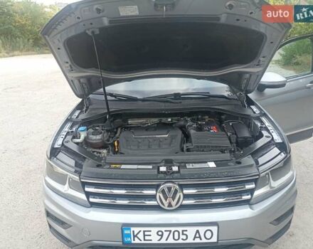 Серый Фольксваген Тигуан, объемом двигателя 1.98 л и пробегом 159 тыс. км за 19900 $, фото 3 на Automoto.ua