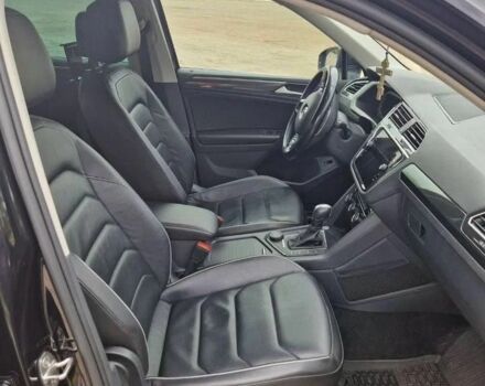 Серый Фольксваген Тигуан, объемом двигателя 2 л и пробегом 97 тыс. км за 11000 $, фото 9 на Automoto.ua