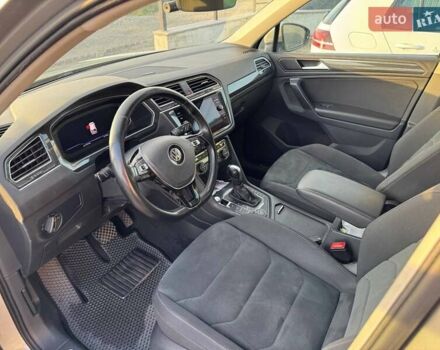 Серый Фольксваген Тигуан, объемом двигателя 1.97 л и пробегом 152 тыс. км за 29000 $, фото 2 на Automoto.ua